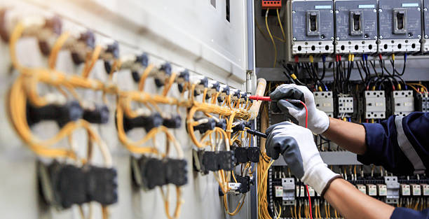 Professional Electrician technician working in Beachwood, OH